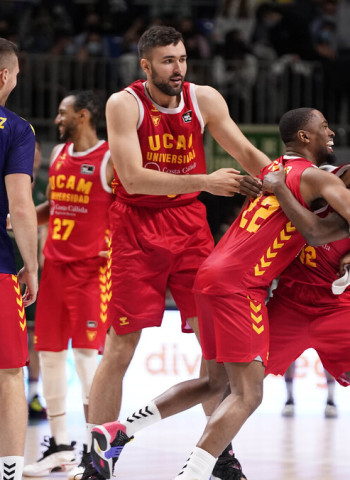 El UCAM Murcia le arrebata la victoria al Unicaja en el último suspiro (87-88)