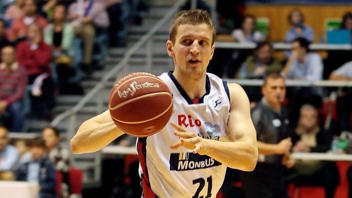 El Unicaja presenta oferta por Adam Waczynski