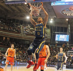 El Herbalife Gran Canaria completa la primera semifinal (78-83)