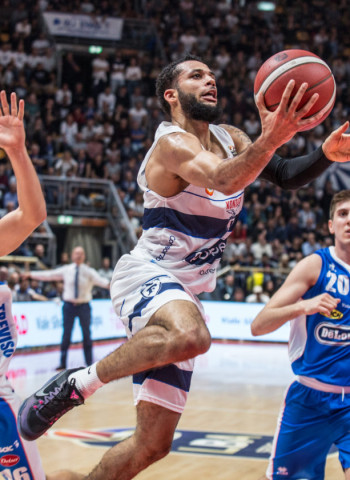Kassius Robertson fichará por el Monbus Obradoiro