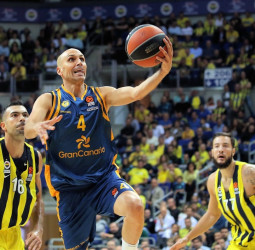 Albert Oliver quiere seguir al menos un año más en el Herbalife Gran Canaria