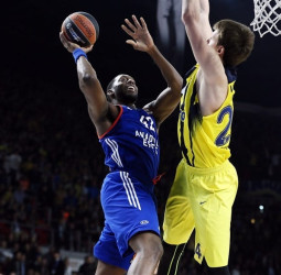 El Barcelona se queda sin Dunston que renovará por el Anadolu Efes