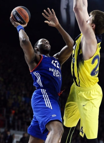 El Barcelona se queda sin Dunston que renovará por el Anadolu Efes