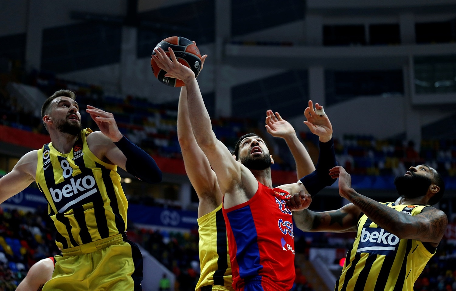 El CSKA Moscú vence de nuevo y se queda una victoria de otra final four (78-67) [2-0]