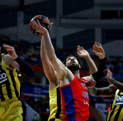 El CSKA Moscú vence de nuevo y se queda una victoria de otra final four (78-67) [2-0]