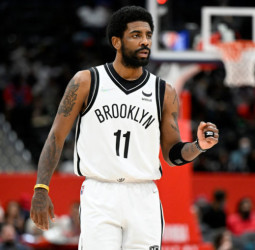 Kyrie Irving se va hasta los 60 puntos
