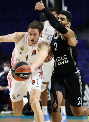 El Real Madrid remonta al Asvel con un espectacular último cuarto (91-84)