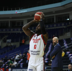 El Armani Milán negocia por el fichaje de Ben Bentil