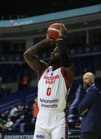El Armani Milán negocia por el fichaje de Ben Bentil