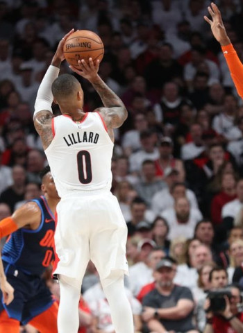 Los Blazers remontan a golpe de Lillard (50 puntos) y sentencian la serie ante los Thunder (115-118) [4-1]