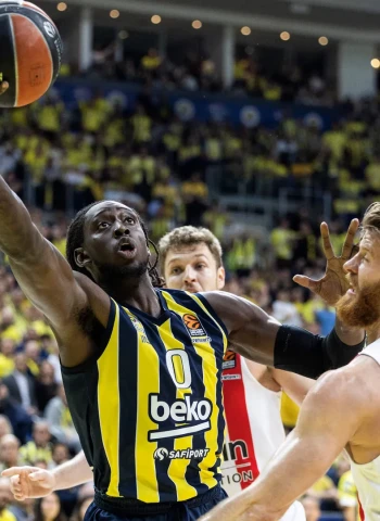 El Fenerbahce se agarra a su última opción (73-69) [2-2]