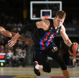 La carrera entre Jan Vesely y Kyle Hines por convertirse en el interior más valorado de la historia de la Euroliga