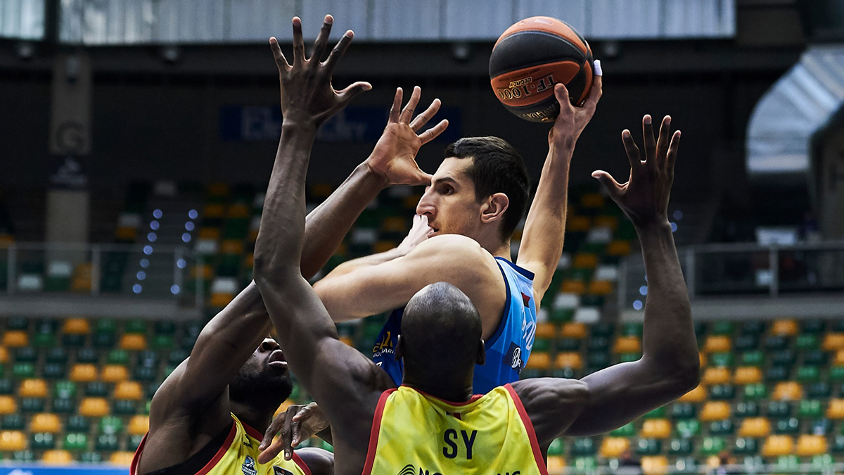 La labor colectiva del San Pablo Burgos  sustenta una buena victoria en casa (82-68)