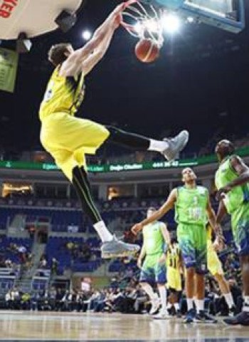 Se deshace la igualdad por el liderato en Turquía. Fenerbahce gana, Anadolu Efes pierde