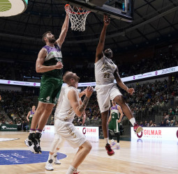 El Unicaja muestra su hambre de Copa (82-66)