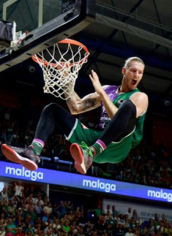 El Unicaja somete al Joventut y firma su segunda victoria en casa (113-91)