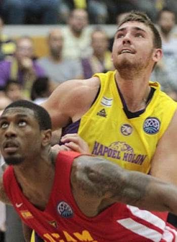 Soko lidera el triunfo el UCAM ante el Hapoel Holon (75-81)