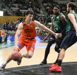 Vladimir Lucic, duda para la copa del Rey por una conmoción cerebral