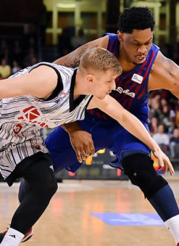 Despliegue ofensivo del FC Barcelona para derrotar al Fuenlabrada. Seraphin, 30  de valoración (106-76)