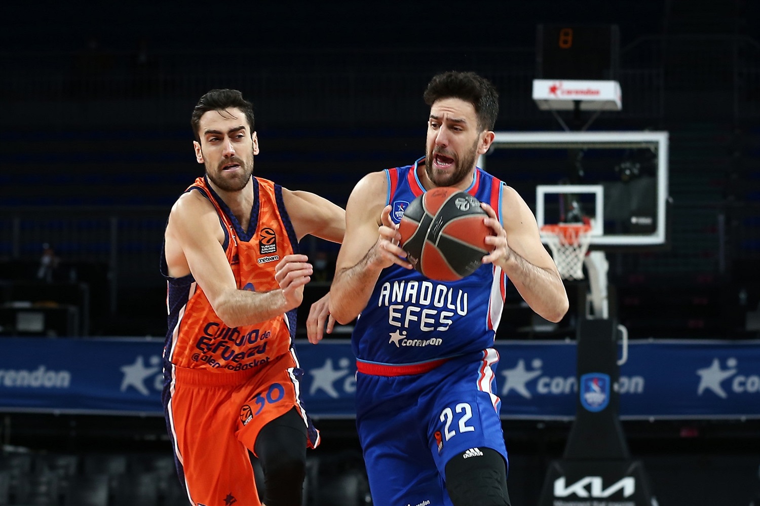 Valencia Basket no puede con el con el acierto del Anadolu Efes Istanbul (99-83)