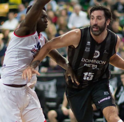 Álex Mumbrú, el Jugador de la Jornada más veterano de la historia