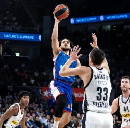 El Anadolu Efes remonta ante el Partizan, 100-94