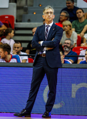 Moncho Fernández: “El RETAbet Bilbao Basket sabe lo que quiere y a qué juega”