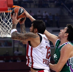 El Unicaja paga caro su peor inicio ante el Olympiacos (80-75)