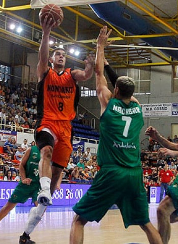 El Montakit cae en su presentación contra el Betis Energía Plus (65-73)