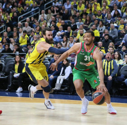 Esfuerzo mayúsculo sin recompensa del Baskonia ante el Fenerbahce (96-87)