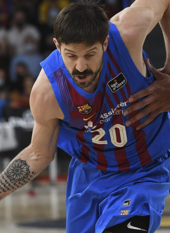 El Barça afianza el liderato al derrotar a un buen Madrid (108-97)