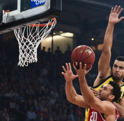 Zisis anota el triple de la victoria y el Brose Baskets gana su quinta copa alemana
