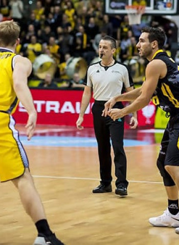 El Iberostar Tenerife se impone al MHP Riesen (62-83)