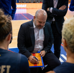 Los ansiados refuerzos llegan a un Barça CBS acribillado por las lesiones