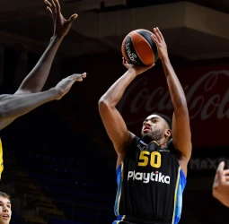 Maccabi avanza sin problemas frente al ALBA, 102-81