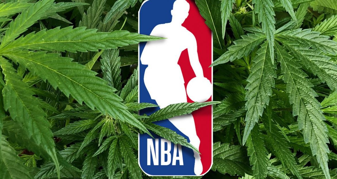 La NBA toma una decisión histórica al permitir a sus jugadores fumar marihuana