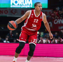 El Fenerbahce, interesado en Devon Hall