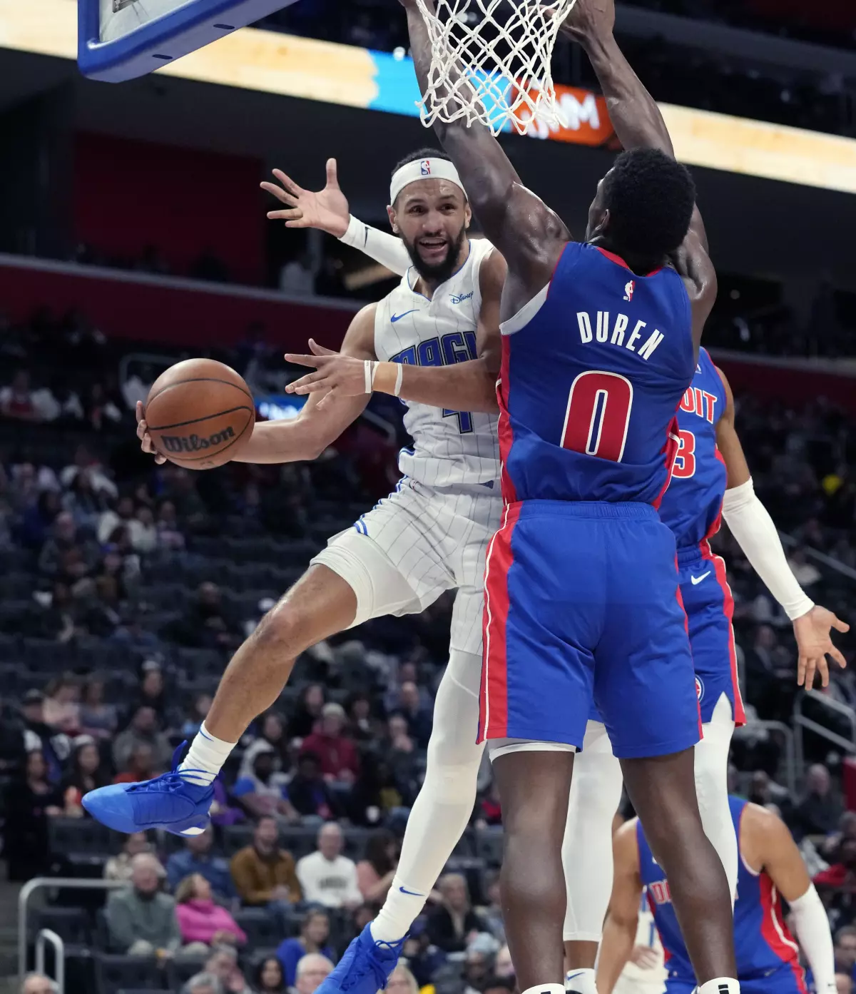 Banchero apuntilla a los Pistons