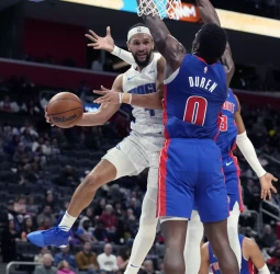 Banchero apuntilla a los Pistons