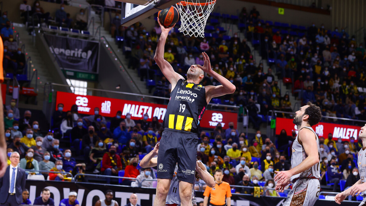 El Lenovo Tenerife logra un triunfo coral ante el San Pablo Burgos (91-78)