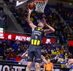 El Lenovo Tenerife logra un triunfo coral ante el San Pablo Burgos (91-78)