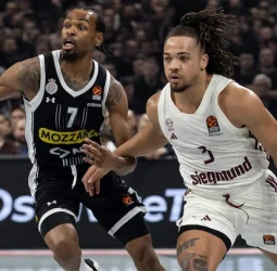 Un triple final de Sylvan Francisco hace enmudecer el Stark Arena, 78-79