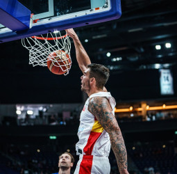 Rudy y los Hernángomez llevan a España a las semifinales (100-90)