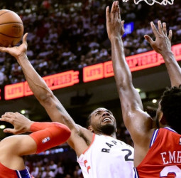 Una canasta final de Leonard da la victoria a los Raptors (90-92) [4-3]