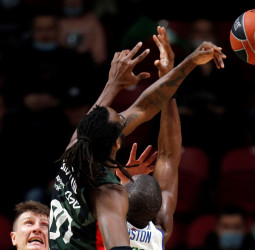 El UNICS Kazan vence al campeón (75-67)