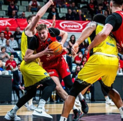 UCAM Murcia gana de forma clara al Szombathely, 85-63