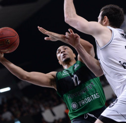 Victoria y average para el Joventut, 81-85