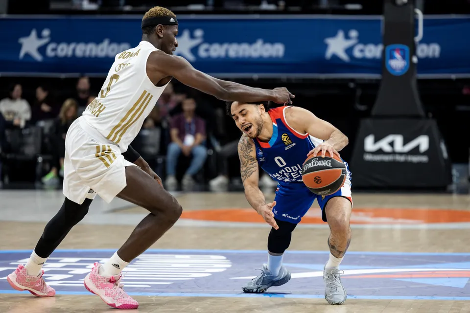 El sprint final le da la victoria al Bayern Múnich sobre el Anadolu Efes, 81-89