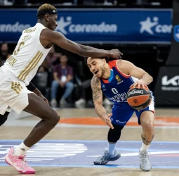 El sprint final le da la victoria al Bayern Múnich sobre el Anadolu Efes, 81-89
