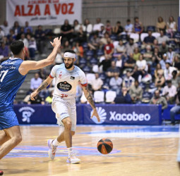 Monbus Obradoiro y Kassius Robertson cumplen con su trabajo para luchar por la décima plaza y el título de máximo anotador (102-72)